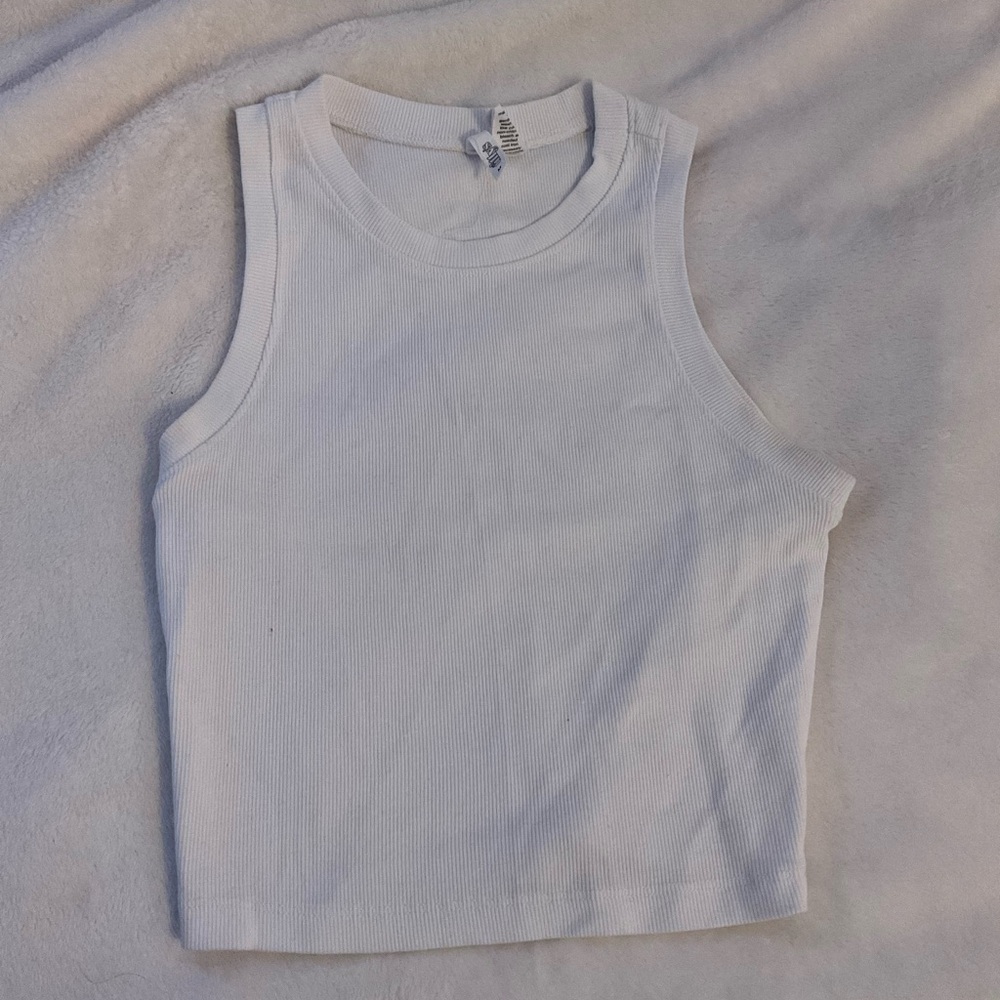 White tank crop
